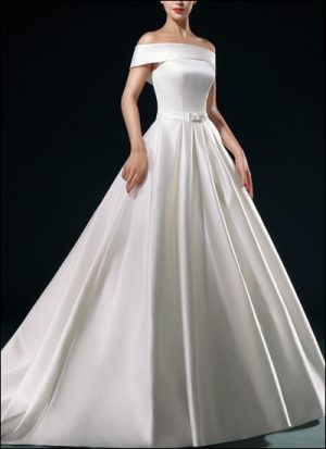 Klassisches Brautkleid mit U-Boot-Ausschnitt und weitem Satinrock in eleganter A-Linie