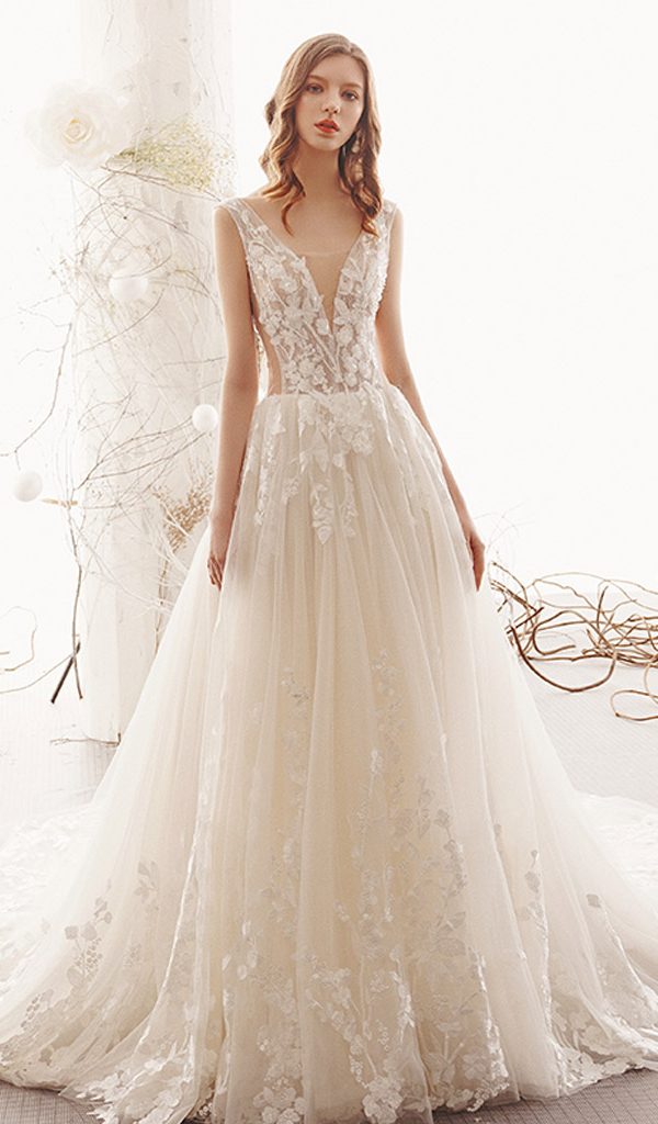 Boho Brautkleid in A-Linie mit Spitze und tiefem V-Ausschnitt aus Tüll