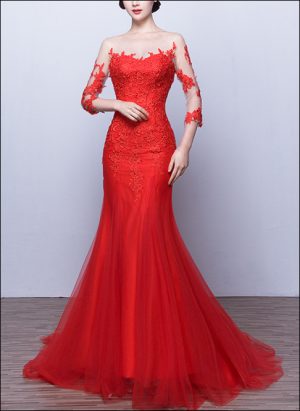 Rotes Abendkleid mit Ärmeln