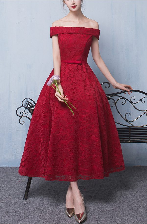 50er Jahre Spitzenkleid mit Carmen Ausschnitt