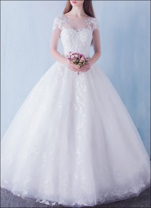 Prinzessin Brautkleid mit Spitze, kurzen Ärmeln und voluminösem Tüllrock in Weiß