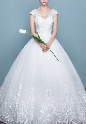 Brautkleid mit V-Ausschnitt WD320