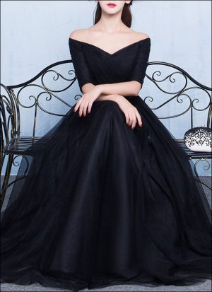 Schwarzes Abendkleid mit 3/4 Ärmeln