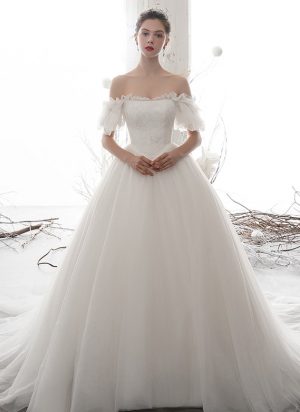 Prinzessin Brautkleid mit Korsage und voluminösem Tüllrock von LAFANTA
