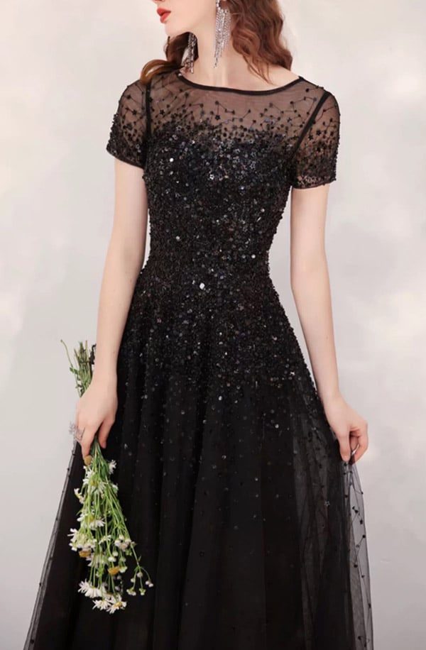 Schwarzes Brautkleid mit Stickerei – LAFANTA Dark Couture Berlin