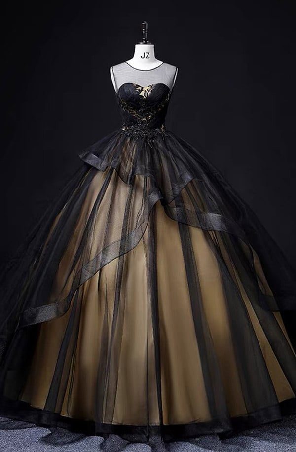 Schwarzes Hochzeitskleid in Gold – edles Satin Brautkleid von LAFANTA Berlin