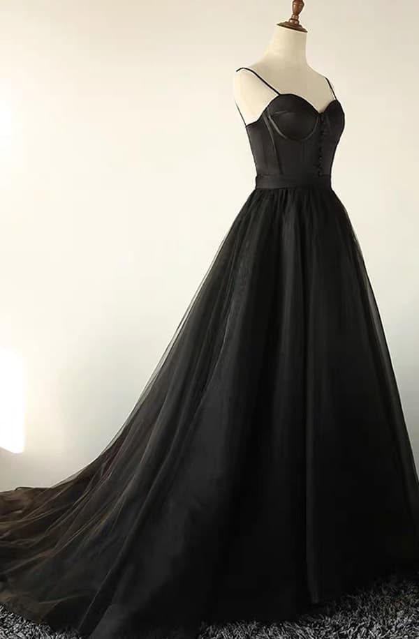 Schwarzes Hochzeitskleid mit Korsage – elegantes Satin-Brautkleid von LAFANTA Berlin