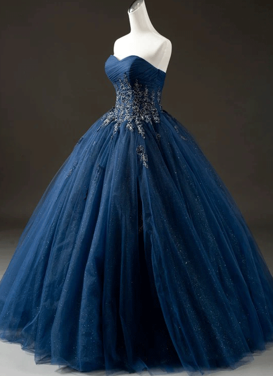 Prinzessin Brautkleid in Dunkelblau mit glitzerndem Tüll und trägerloser Korsage – LAFANTA Berlin
