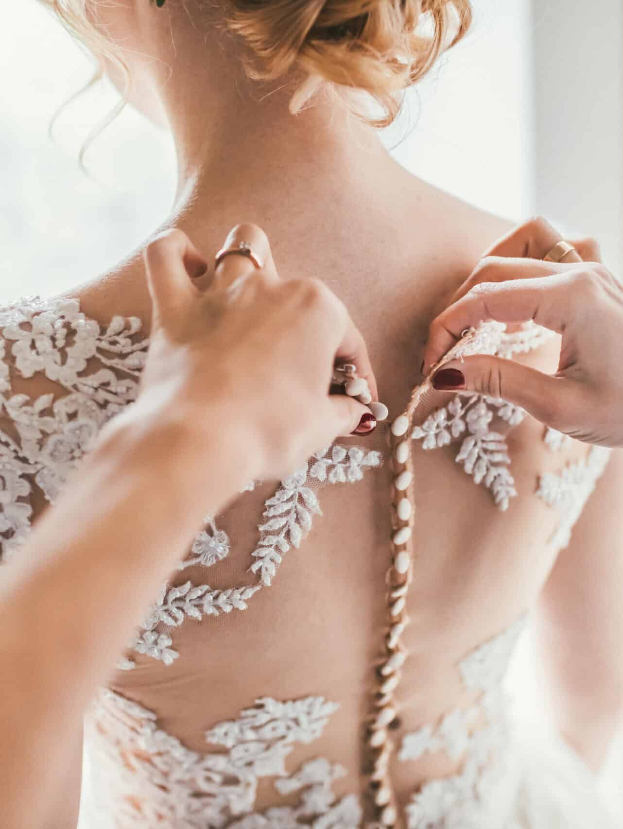 Brautkleid Anprobe & Anpassung Berlin – Rundum-Sorglos-Service von LAFANTA
